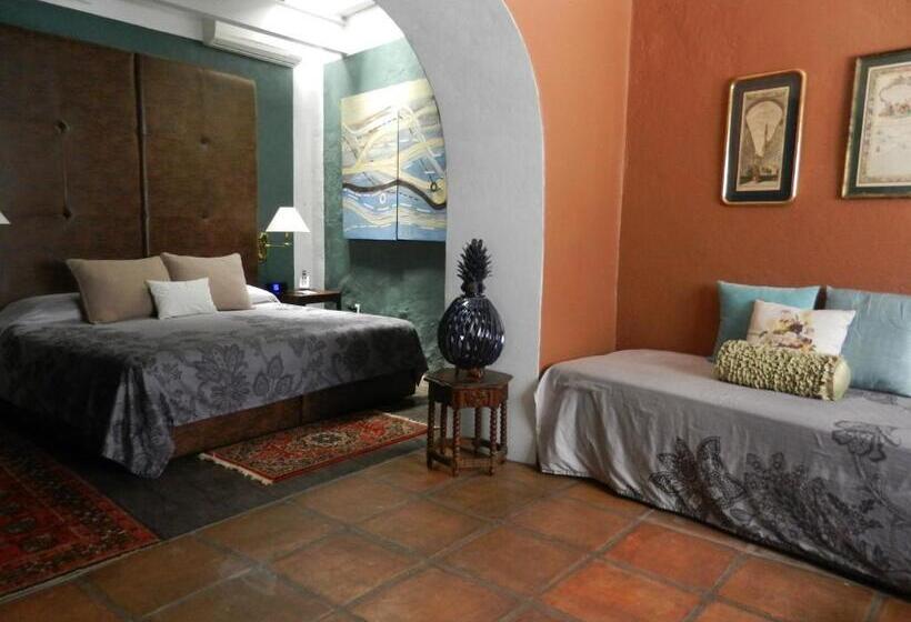 سوییت جونیور, La Casa Del Atrio