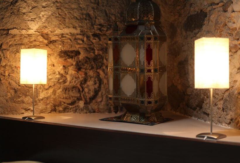 اتاق لوکس, La Casa Del Atrio