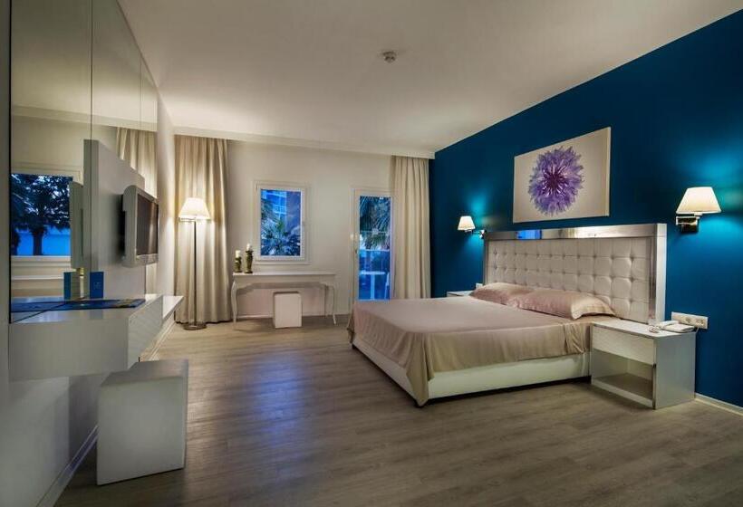 سوییت با چشم‌انداز دریا, Le Bleu Hotel & Resort Kusadasi