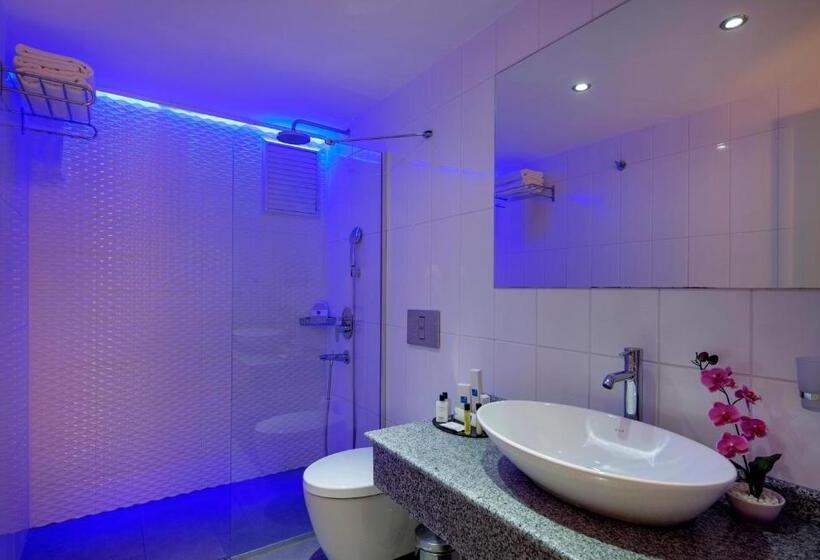 Triple Room Sea View, Le Bleu Hotel & Resort Kusadasi