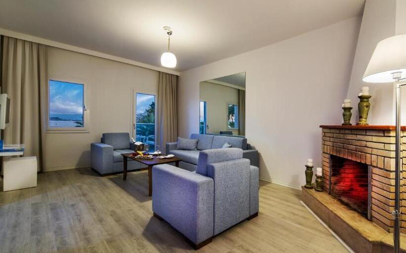 سوئیت با تخت بزرگ, Le Bleu Hotel & Resort Kusadasi