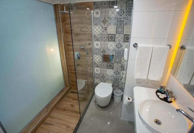اتاق استاندارد با چشم‌انداز دریا, Le Bleu Hotel & Resort Kusadasi