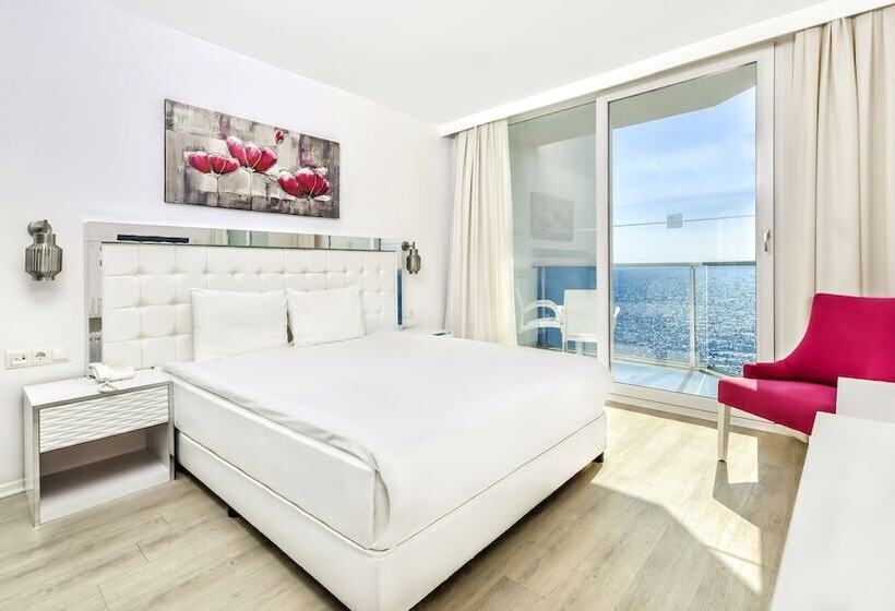 اتاق استاندارد با چشم‌انداز دریا, Le Bleu Hotel & Resort Kusadasi