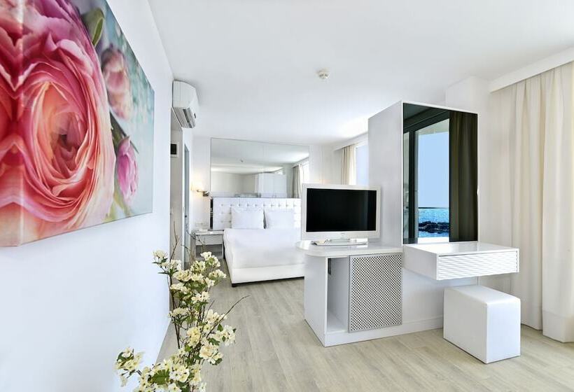 اتاق استاندارد با چشم‌انداز دریا, Le Bleu Hotel & Resort Kusadasi