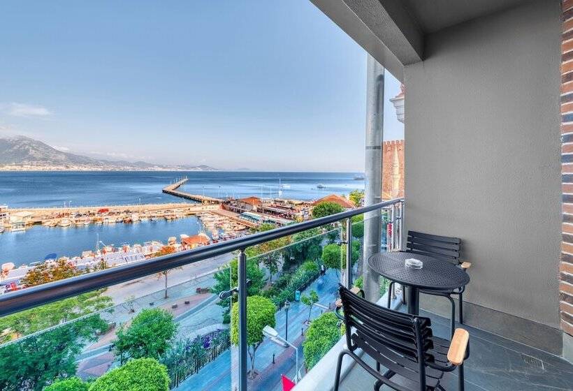 اتاق استاندارد با چشم‌انداز دریا, Numa Port
