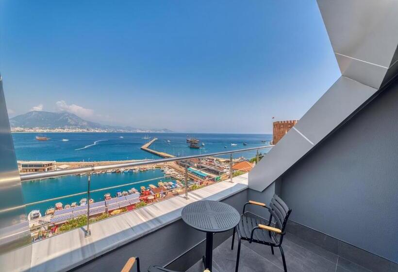 اتاق لوکس با بالکن و چشم‌انداز دریا, Numa Port