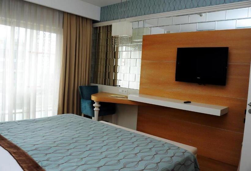 اتاق اساندارد با چشم‌انداز جانبی به دریا, Sentido Trendy Verbena Beach