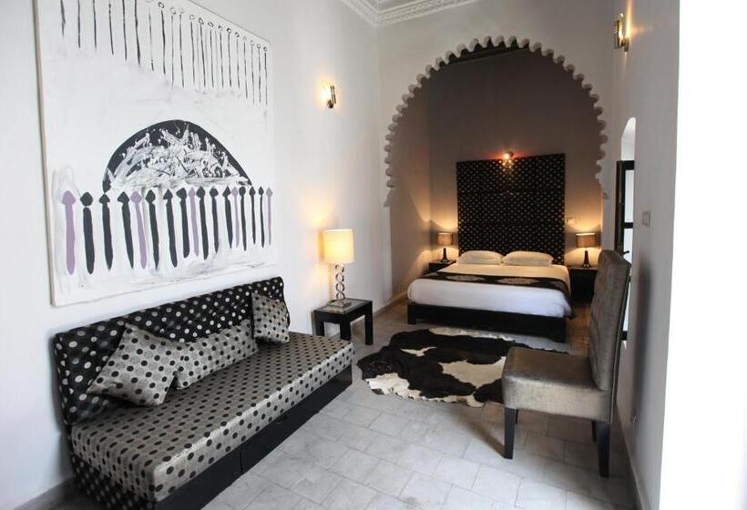 Quarto Estandar, Riad7