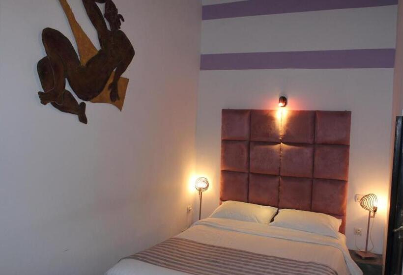 Quarto Estandar, Riad7