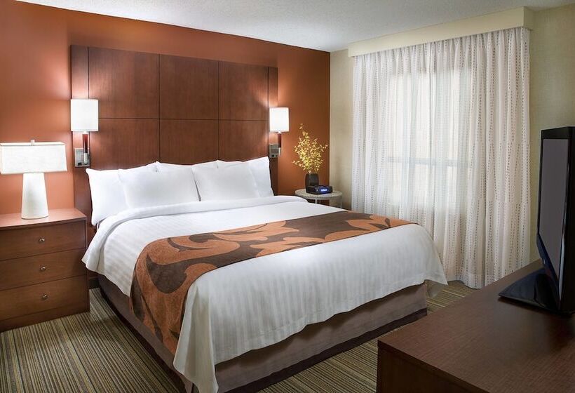 استودیوی استاندارد با تخت دوبل, Courtyard By Marriott Calgary Airport