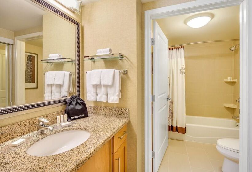سوئیت 2 خوابه, Residence Inn By Marriott Calgary Airport