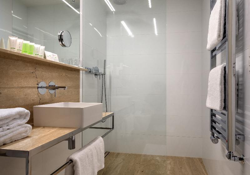 اتاق استاندارد, Holiday Inn Express And Suites   Bradford, An Ihg