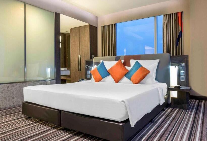 سوئیت پریمیوم, Novotel Bangkok Impact