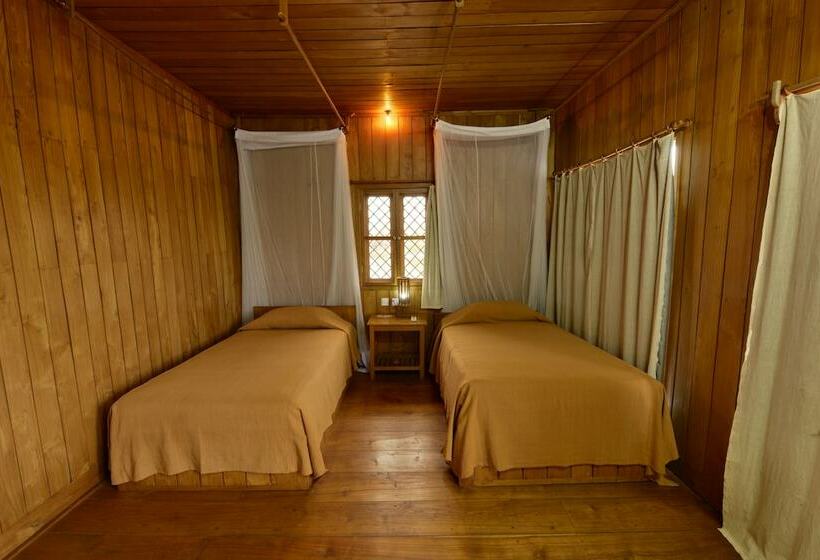 Deluxe Room, Shwe Inn Tha Floating Resort