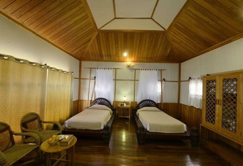 Deluxe Room, Shwe Inn Tha Floating Resort