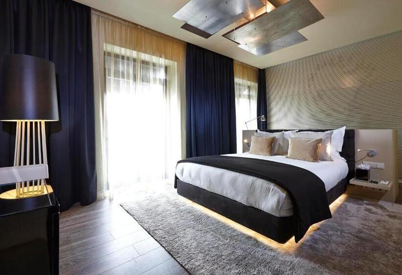 اتاق اجرایی, 9hotel Mercy