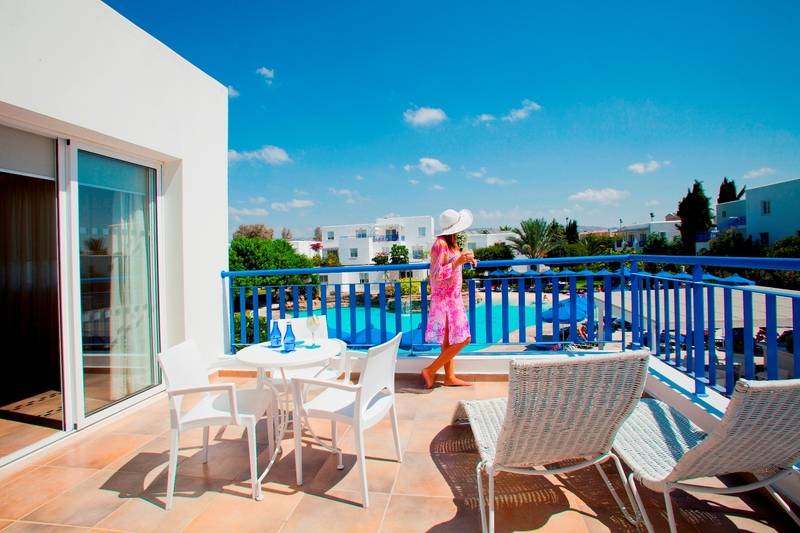 اتاق کلاب, 9hotel Mercy