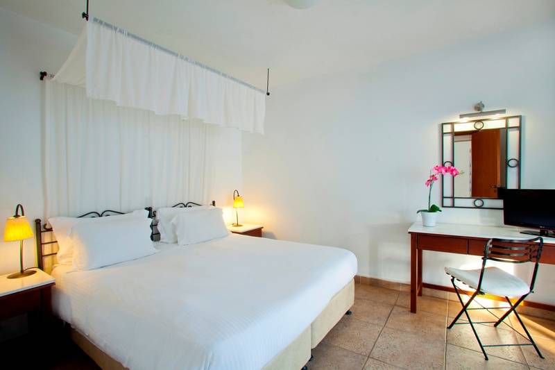 اتاق کلاب, 9hotel Mercy