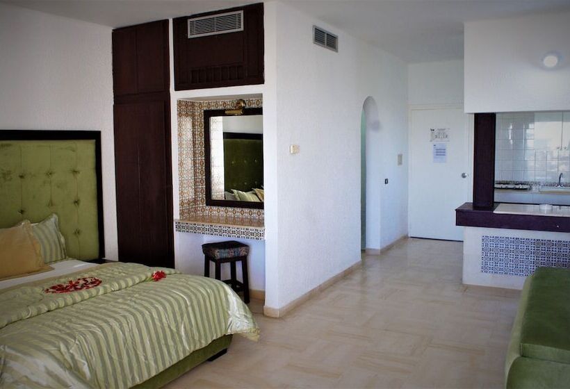 Standard Quadruple Room, Ain Meriem Beach