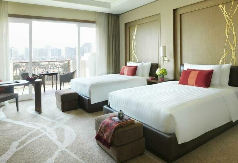 Quarto Deluxe com Sacada, Anantara Eastern Mangroves Abu Dhabi