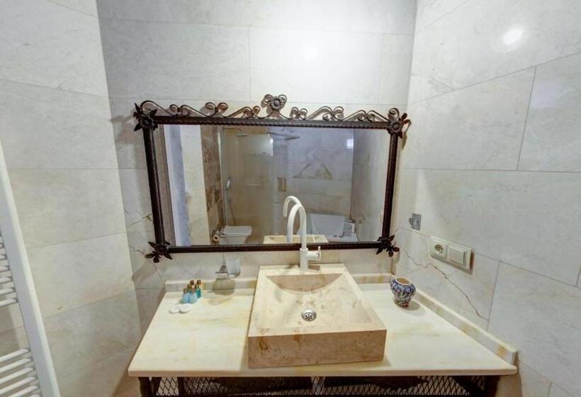 اتاق استاندارد با بالکن, Dervish Cave House & Restaurant