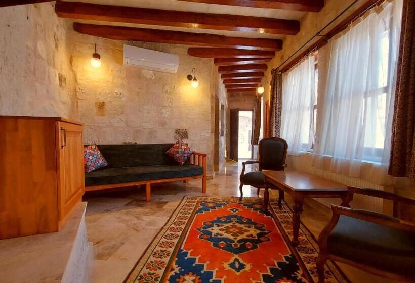 سوئیت با چشم‌انداز, Dervish Cave House & Restaurant