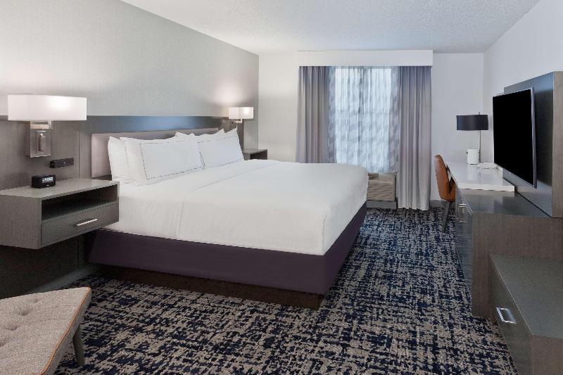 Standard Room Adapted for people with reduced mobility, Doubletree By Hilton Dothan, Al