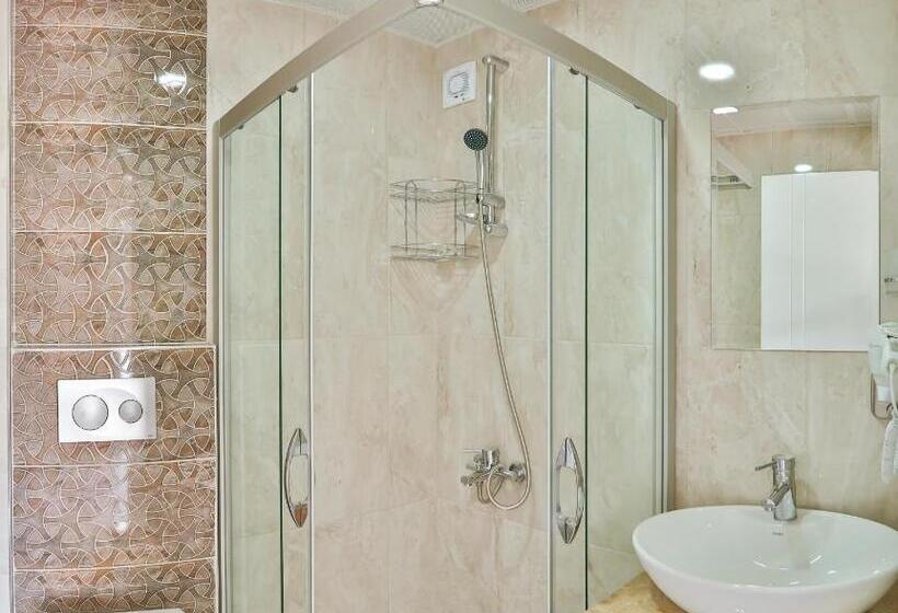 اتاق استاندارد سه نفره, Kayahan