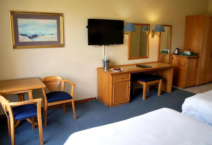اتاق لوکس خانوادگی, Safari Hotel & Convention Centre