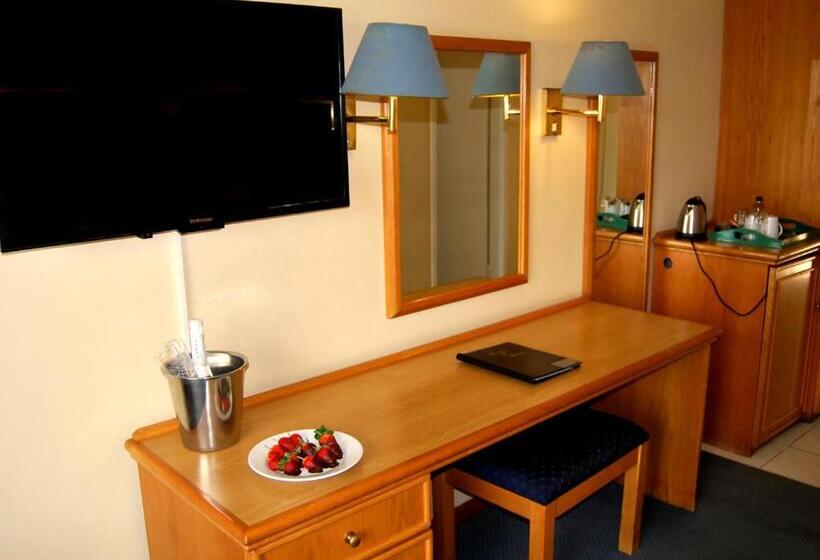 اتاق لوکس خانوادگی, Safari Hotel & Convention Centre