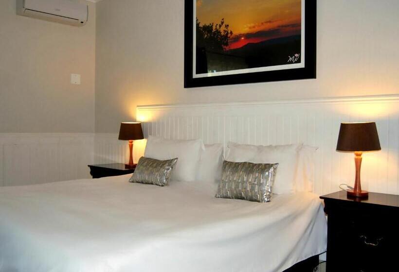 اتاق استاندارد, Safari Hotel & Convention Centre
