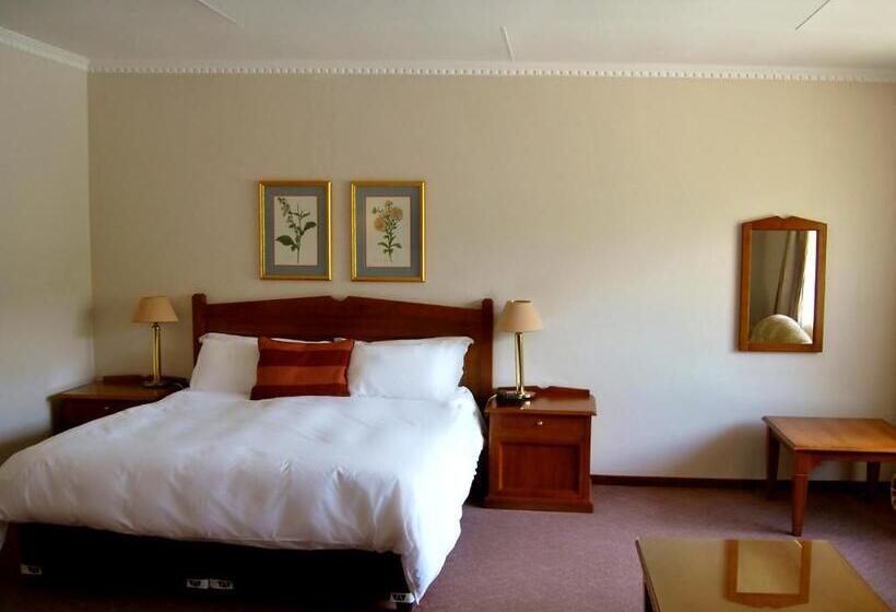 سوییت جونیور, Safari Hotel & Convention Centre
