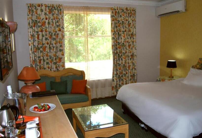 سوییت جونیور, Safari Hotel & Convention Centre