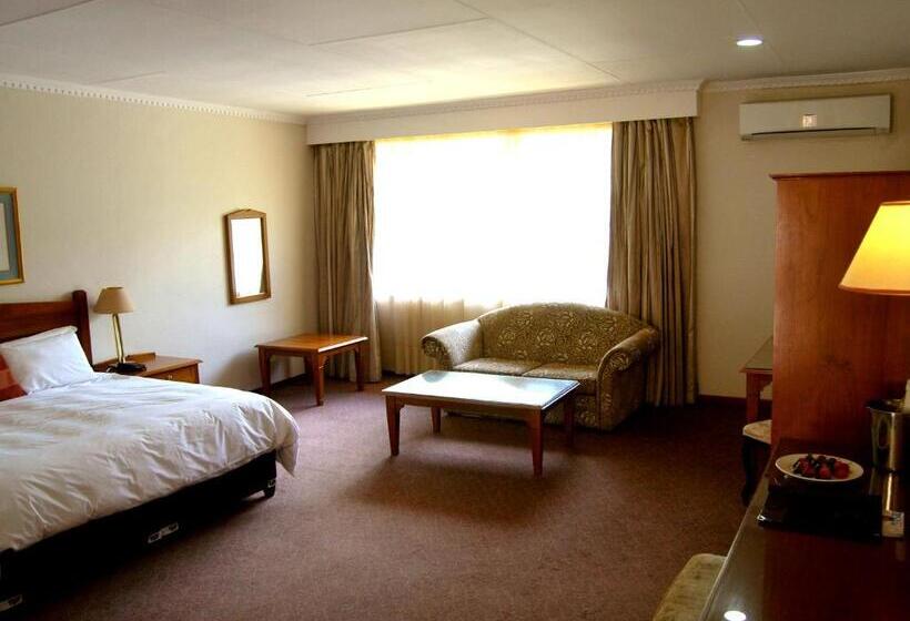سوییت جونیور, Safari Hotel & Convention Centre