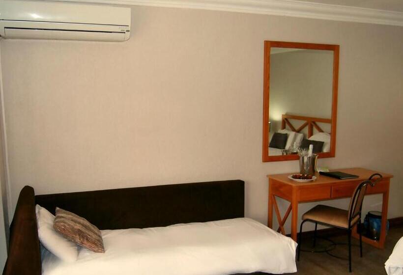 اتاق استاندارد, Safari Hotel & Convention Centre