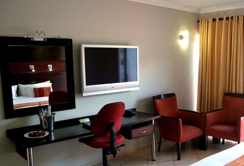 سوییت اجرایی, Safari Hotel & Convention Centre