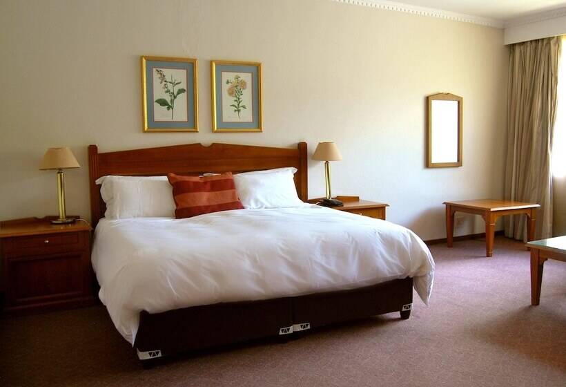 سوییت جونیور, Safari Hotel & Convention Centre