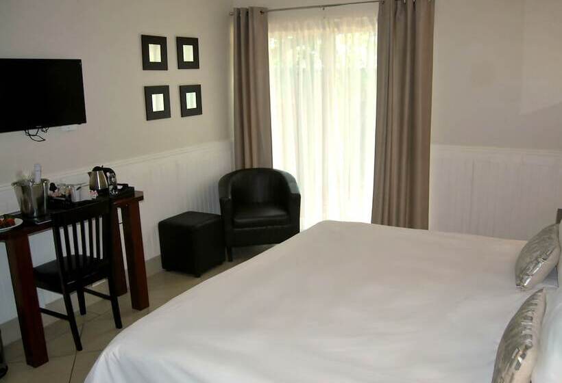 اتاق استاندارد, Safari Hotel & Convention Centre