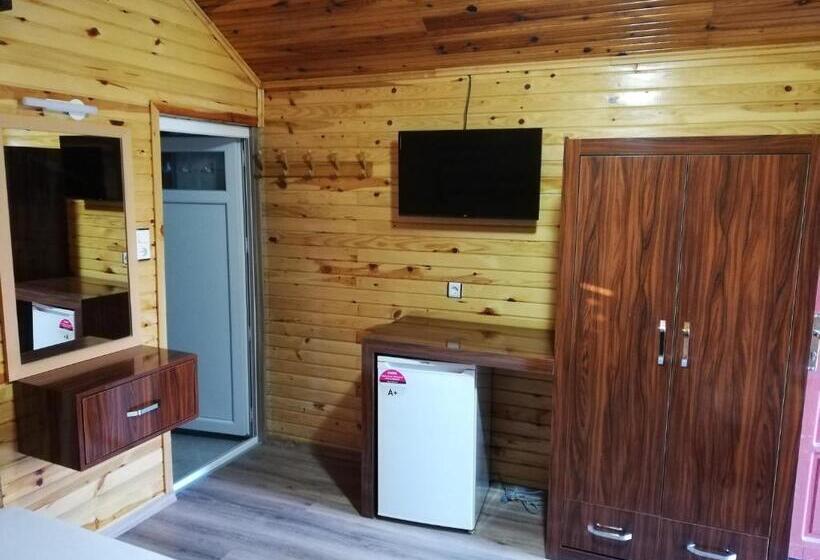 اتاق استاندارد سه تخته با بالکن, Ugur Pansiyon Bungalows