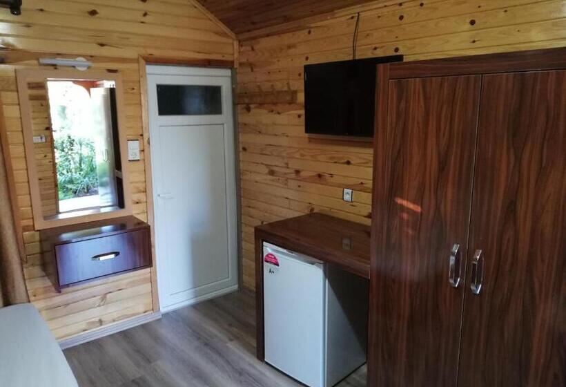 اتاق استاندارد سه تخته با بالکن, Ugur Pansiyon Bungalows