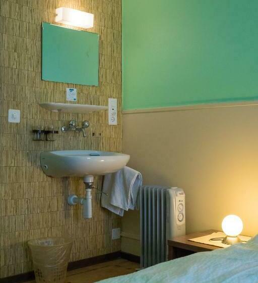 스탠다드 트리픔 룸 공동욕실, Budget Waldhotel Unspunnen