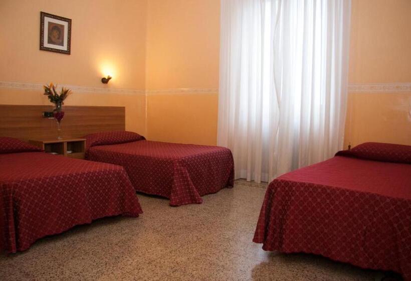 اتاق استاندارد سه نفره, Casa La Salle   Roma Vaticano