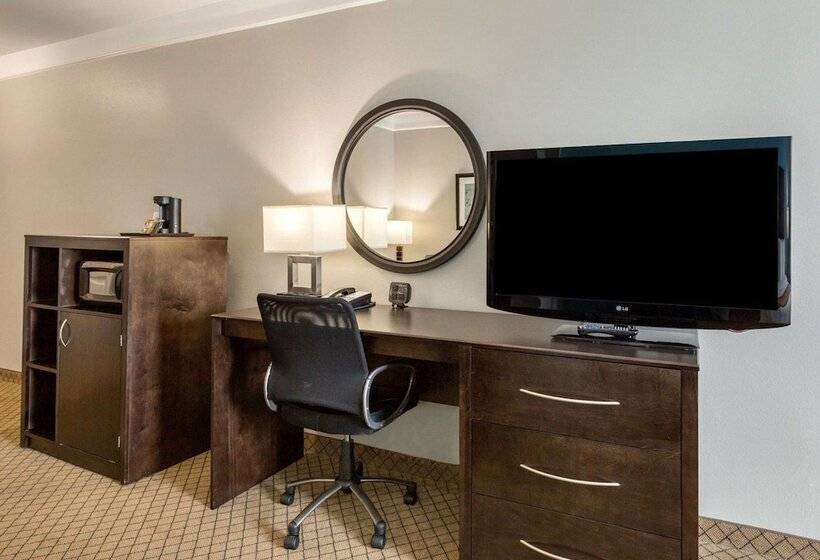سوییت, Comfort Suites At Katy Mills