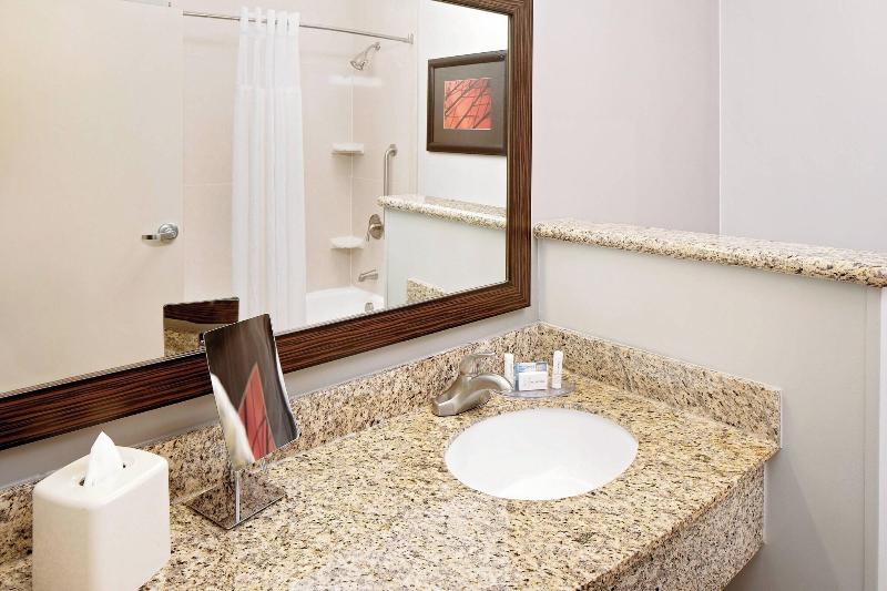 اتاق استاندارد با تخت بزرگ, Courtyard By Marriott Houma