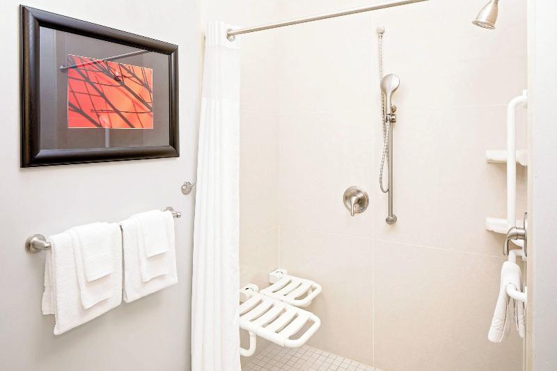 اتاق استاندارد با تخت بزرگ, Courtyard By Marriott Houma