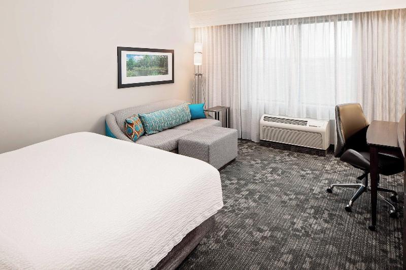 اتاق استاندارد با تخت بزرگ, Courtyard By Marriott Houma
