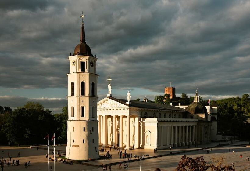 اتاق لوکس با بالکن, Grand Hotel Vilnius, Curio Collection By Hilton