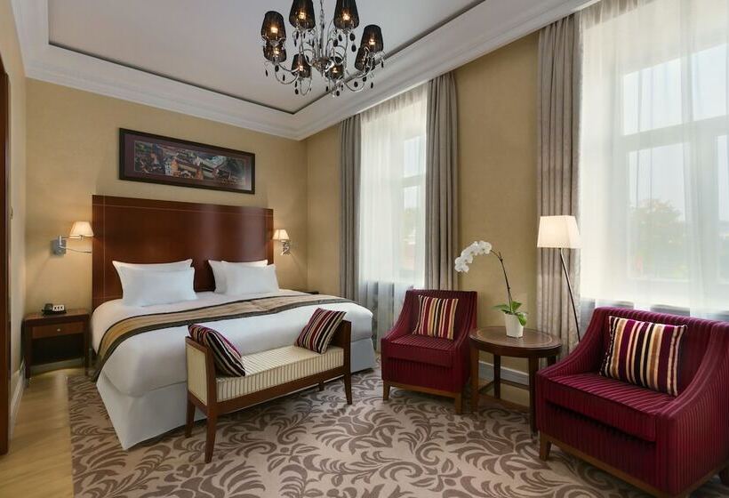 اتاق لوکس با بالکن, Grand Hotel Vilnius, Curio Collection By Hilton