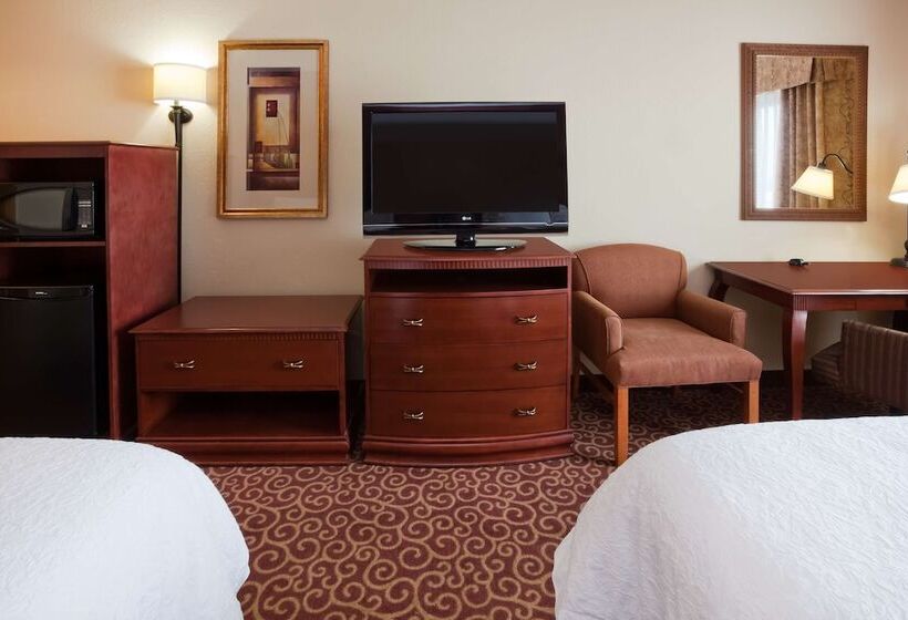اتاق استاندارد, Hampton Inn Fairmont