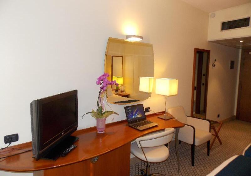 Стандартный Номер Кровать Кинг, Hilton Garden Inn Rapid City